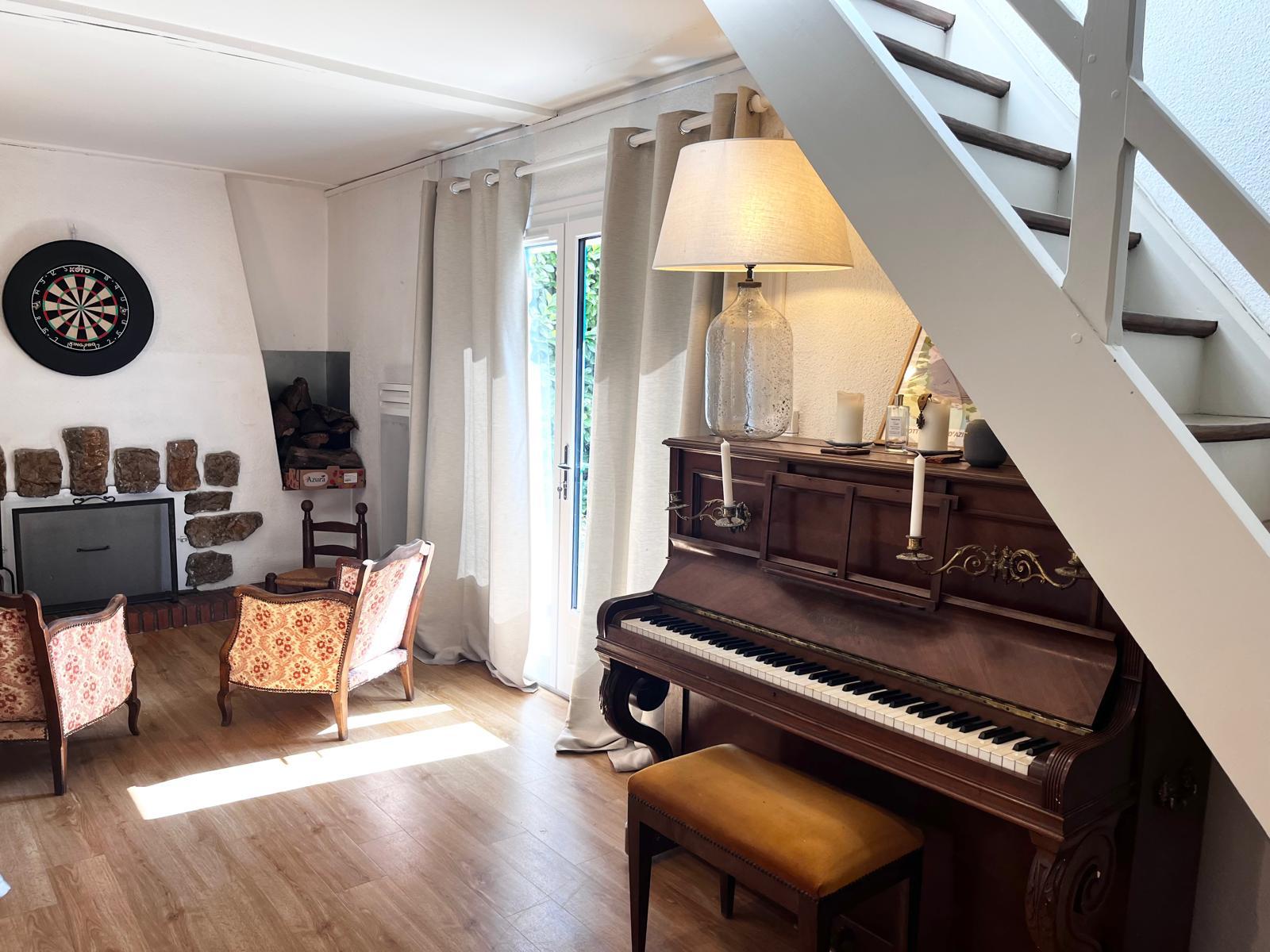 Piano et pièce de vie